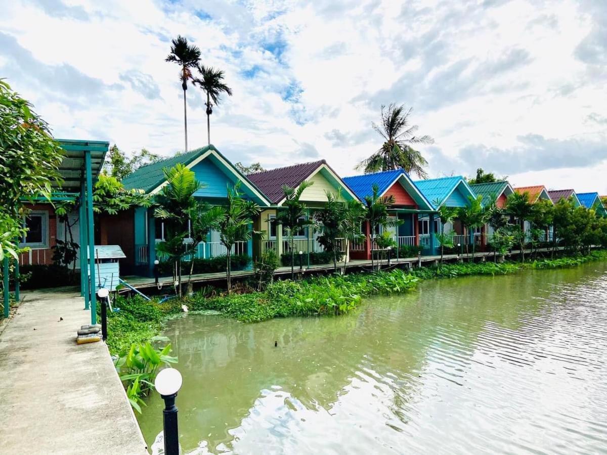 Baan Chay Namm Resort Bangkok Exteriör bild